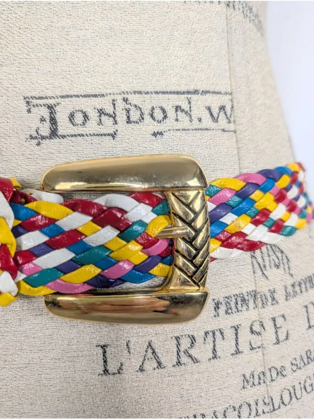 Vintage 90s Chic Braided Belt Medium Color Gold Buckle